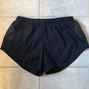Black Oiselle Distance Shorts
